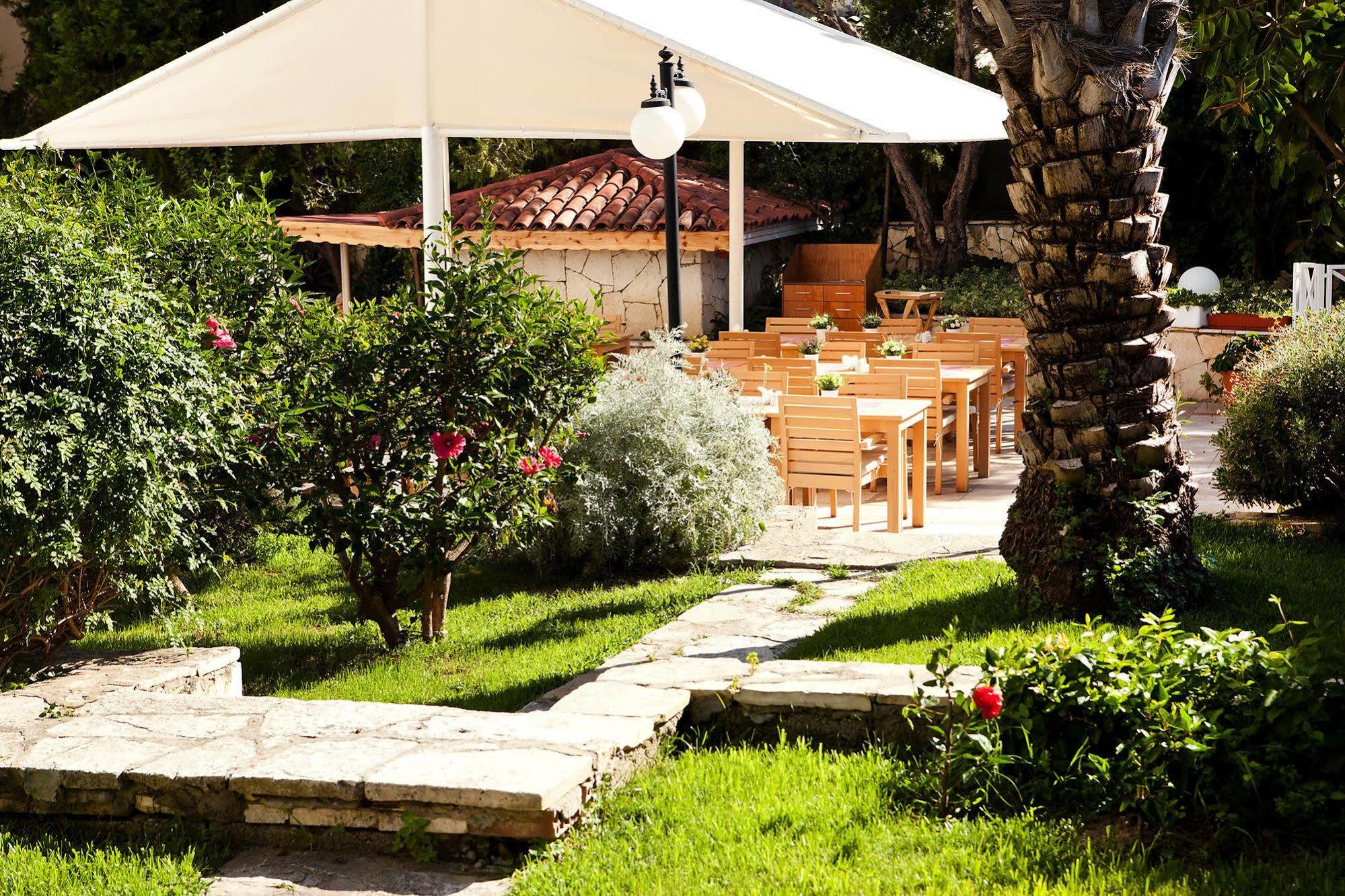 Villa Adora Beach Side Kültér fotó
